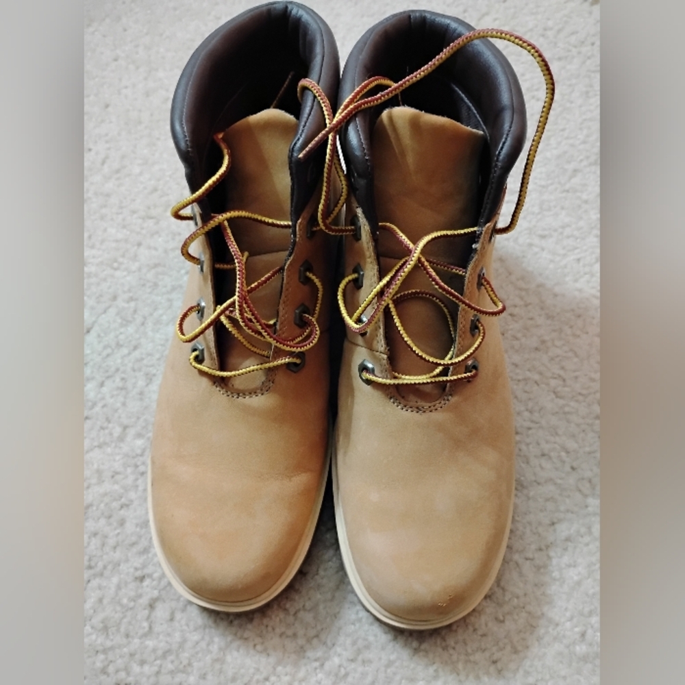 GUC Women's Timberland Wheat/Tan Work Boots with Padded Collar - Sz 8